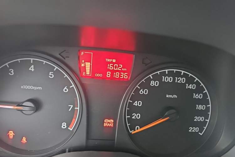Used Hyundai Verna (older generation) 2014 1.4L Manual Smart GLS Trim Odometer Close Up
