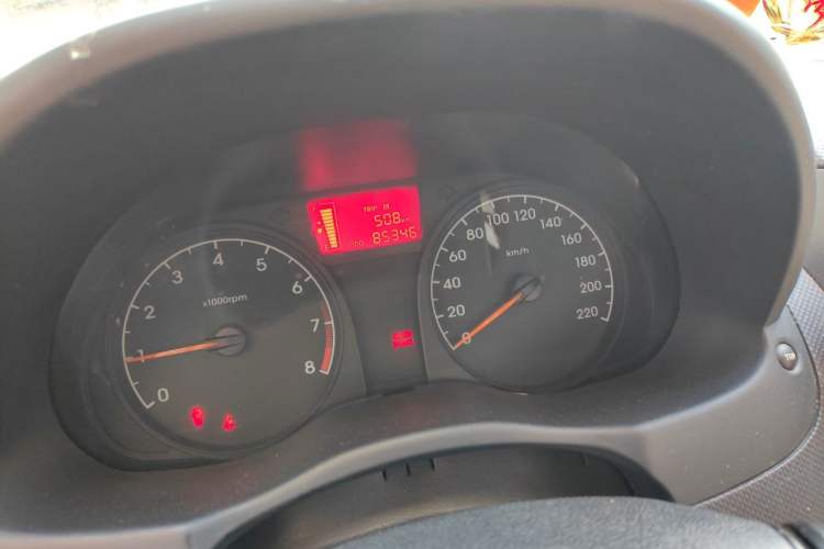 Used Hyundai Verna (older generation) 2014 1.4L Manual Smart GLS Trim Odometer Close Up