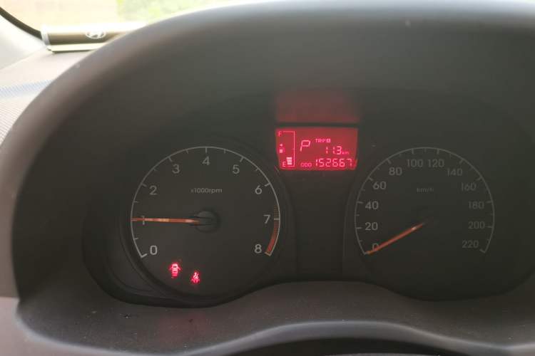 Used Hyundai Verna (older generation) 2014 1.4L Automatic Fashion GS Model Odometer Close Up