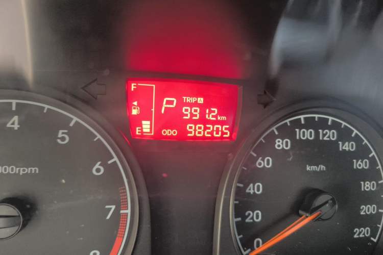 Used Hyundai Verna (older generation) 2014 1.4L Automatic Smart GLS Odometer Close Up