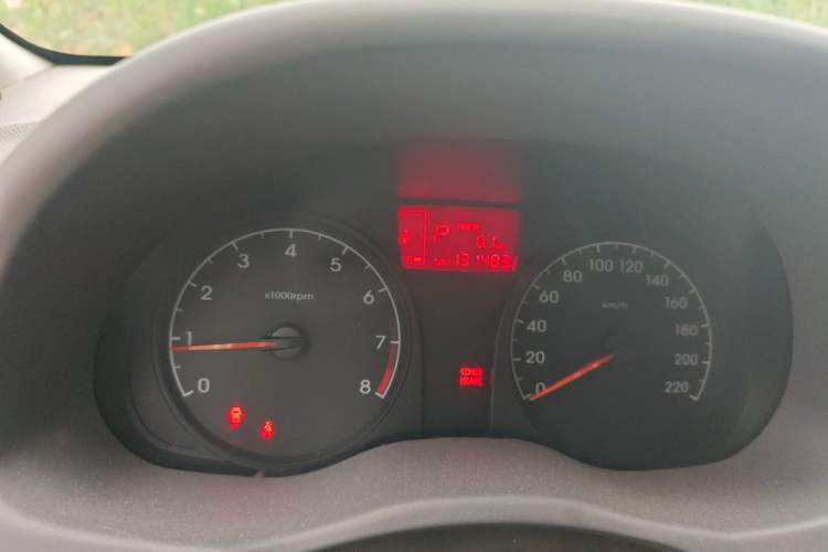 Used Hyundai Verna (older generation) 2014 1.4L Automatic Smart GLS Odometer Close Up