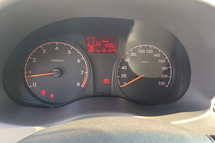Used Hyundai Verna (older generation) 2014 1.4L Automatic Smart GLS Odometer Close Up