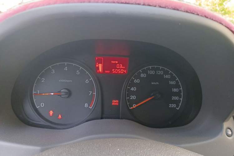 Used Hyundai Verna (older generation) 2014 1.4L Manual Smart GLS Trim Odometer Close Up