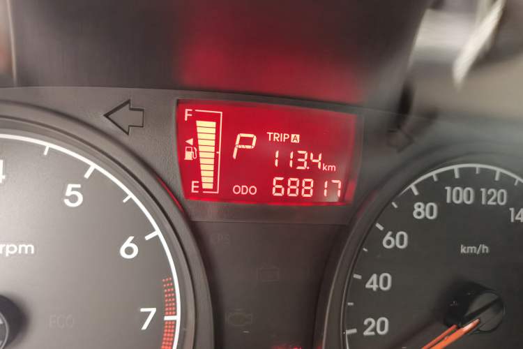 Used Hyundai Verna (older generation) 2014 1.4L Automatic Smart GLS Odometer Close Up