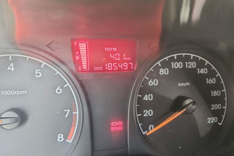 Used Hyundai Verna (older generation) 2014 1.4L Manual Smart GLS Trim Odometer Close Up