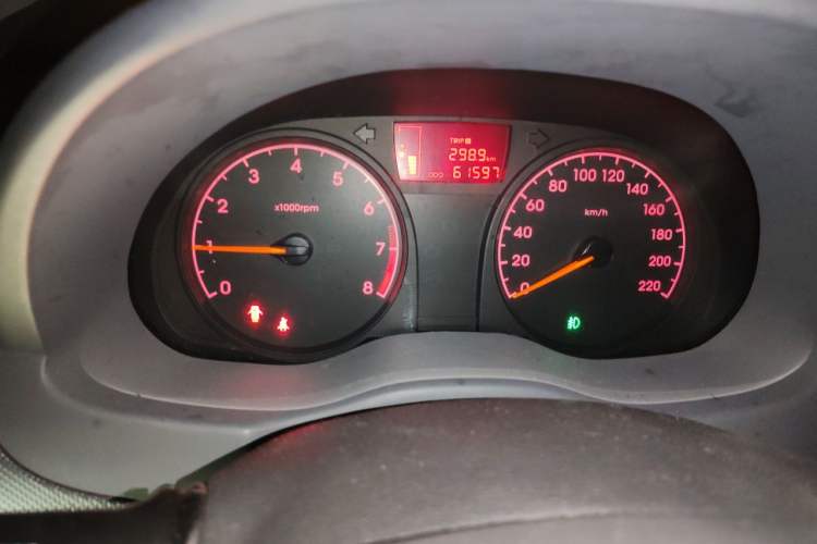 Used Hyundai Verna (older generation) 2014 1.4L Manual Smart GLS Trim Odometer Close Up