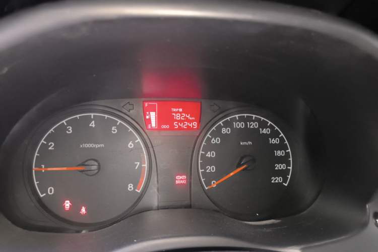 Used Hyundai Verna (older generation) 2014 1.4L Manual Smart GLS Trim Odometer Close Up