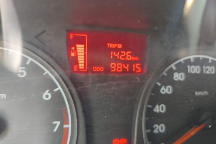 Used Hyundai Verna (older generation) 2014 1.4L Manual Smart GLS Trim Odometer Close Up