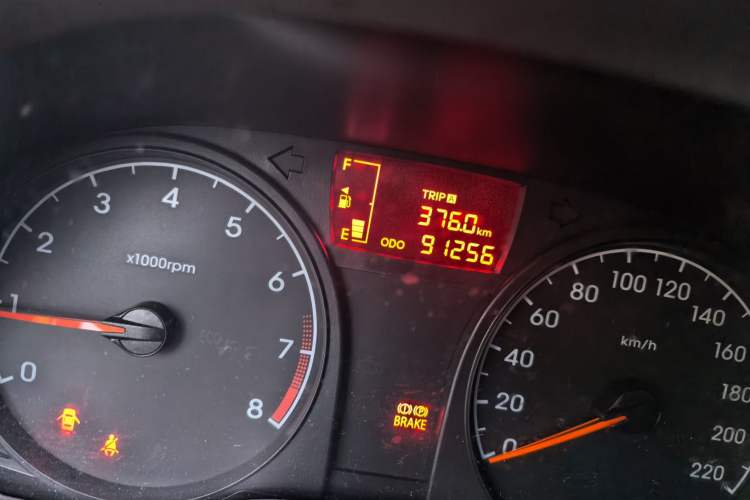Used Hyundai Verna (older generation) 2014 1.4L Manual Smart GLS Trim Odometer Close Up