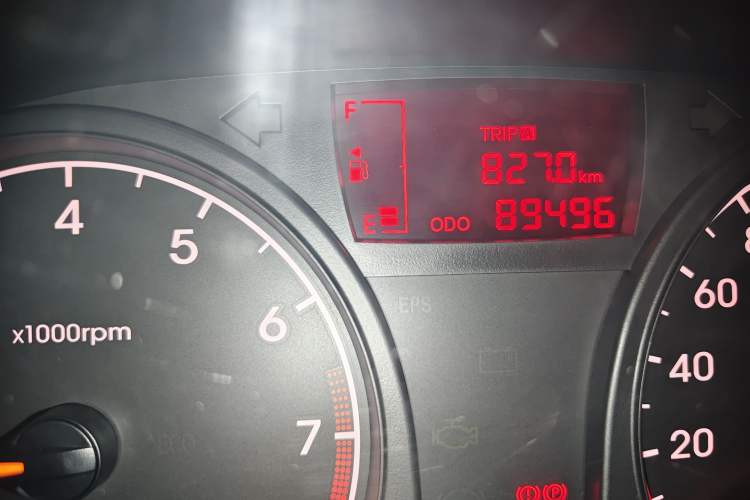 Used Hyundai Verna (older generation) 2014 1.4L Manual Smart GLS Trim Odometer Close Up