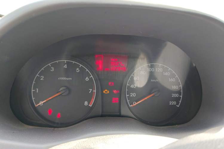 Used Hyundai Verna (older generation) 2014 1.4L Manual Smart GLS Trim Odometer Close Up