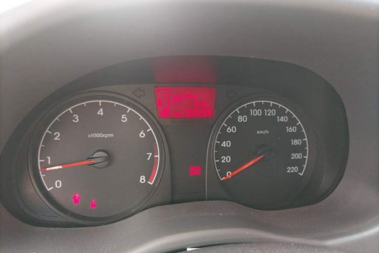 Used Hyundai Verna (older generation) 2014 1.4L Automatic Smart GLS Odometer Close Up
