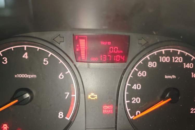 Used Hyundai Verna (older generation) 2014 1.4L Manual Smart GLS Trim Odometer Close Up