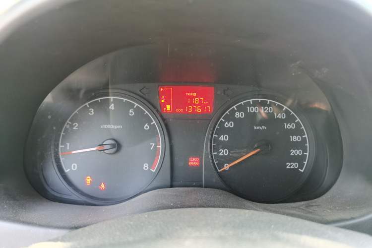 Used Hyundai Verna (older generation) 2014 1.4L Manual Fashion GS Model Odometer Close Up