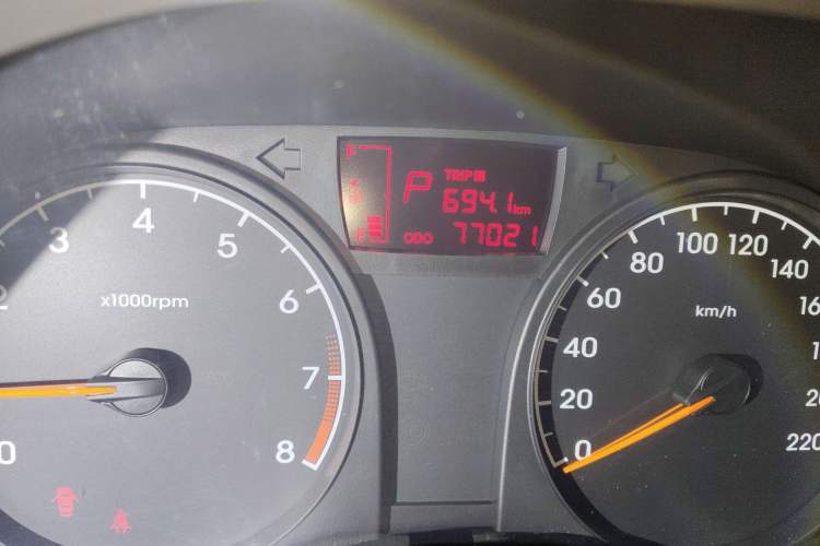 Used Hyundai Verna (older generation) 2014 1.4L Automatic Smart GLS Odometer Close Up