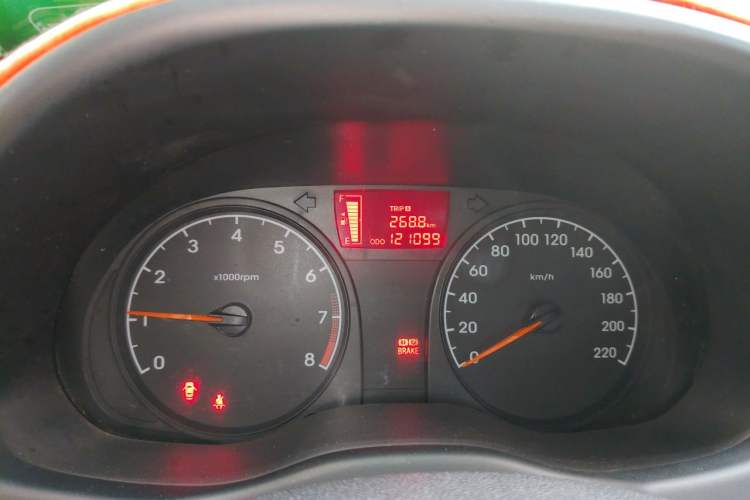 Used Hyundai Verna (older generation) 2014 1.4L Manual Smart GLS Trim Odometer Close Up