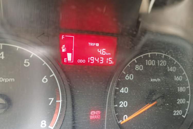Used Hyundai Verna (older generation) 2014 1.4L Manual Smart GLS Trim Odometer Close Up