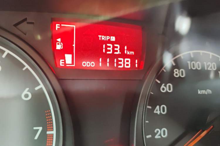 Used Hyundai Verna (older generation) 2014 1.4L Manual Smart GLS Trim Odometer Close Up