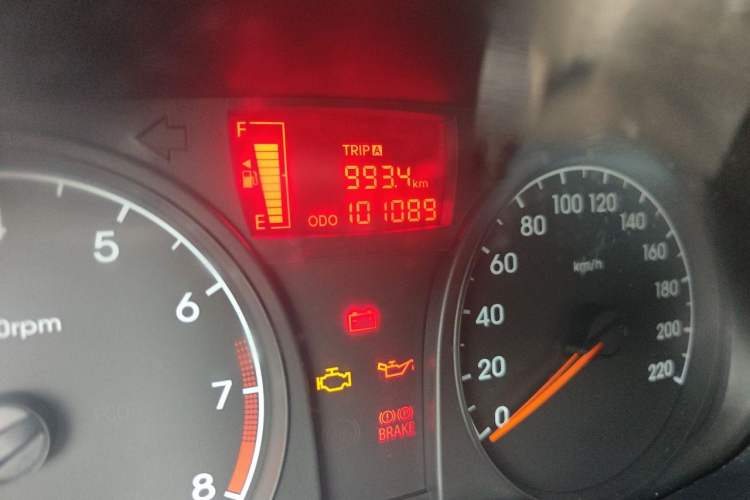Used Hyundai Verna (older generation) 2014 1.4L Manual Smart GLS Trim Odometer Close Up