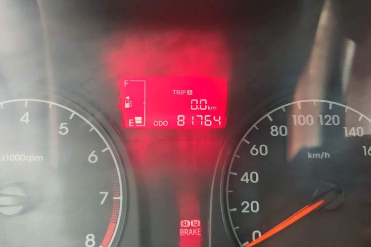 Used Hyundai Verna (older generation) 2014 1.4L Manual Smart GLS Trim Odometer Close Up