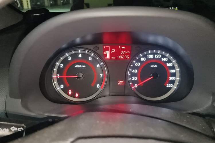 Used Hyundai Verna (older generation) 2014 1.4L Automatic Leading-Edge GLX Odometer Close Up