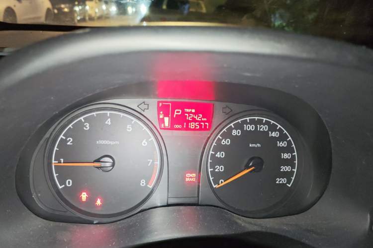 Used Hyundai Verna (older generation) 2014 1.4L Automatic Smart GLS Odometer Close Up