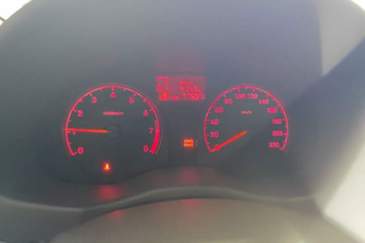 Used Hyundai Verna (older generation) 2014 1.4L Manual Smart GLS Trim Odometer Close Up