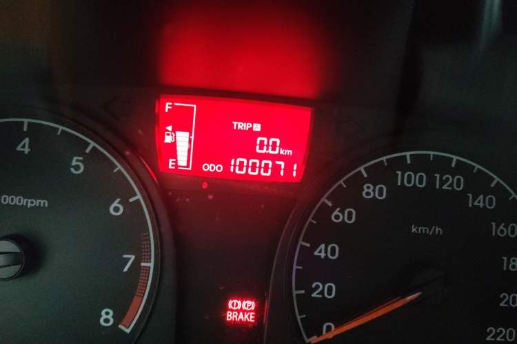 Used Hyundai Verna (older generation) 2014 1.4L Manual Smart GLS Trim Odometer Close Up