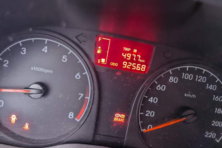 Used Hyundai Verna (older generation) 2014 1.4L Manual Smart GLS Trim Odometer Close Up