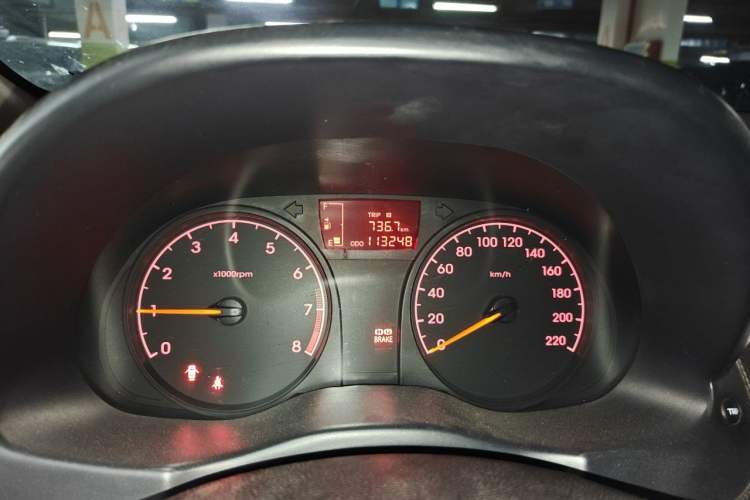 Used Hyundai Verna (older generation) 2014 1.4L Manual Smart GLS Trim Odometer Close Up