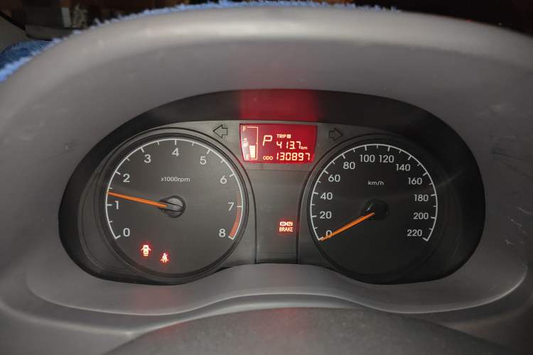 Used Hyundai Verna (older generation) 2014 1.4L Automatic Smart GLS Odometer Close Up