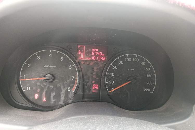 Used Hyundai Verna (older generation) 2014 1.4L Manual Smart GLS Trim Odometer Close Up