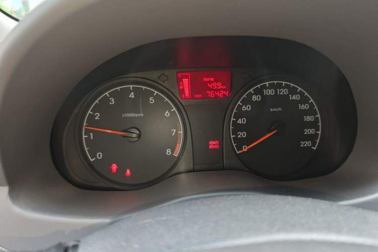 Used Hyundai Verna (older generation) 2014 1.4L Manual Smart GLS Trim Odometer Close Up