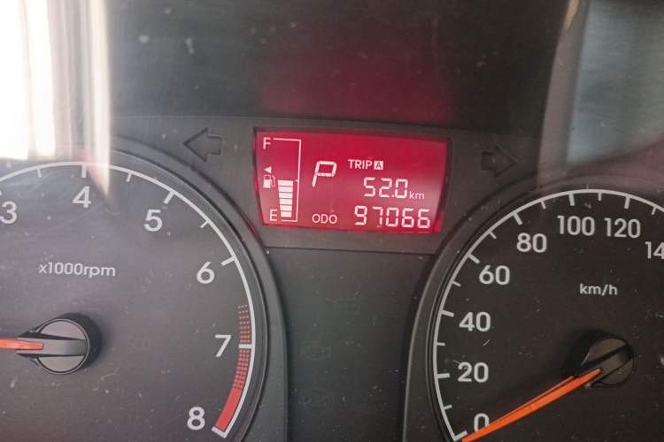 Used Hyundai Verna (older generation) 2014 1.4L Automatic Fashion GS Model Odometer Close Up
