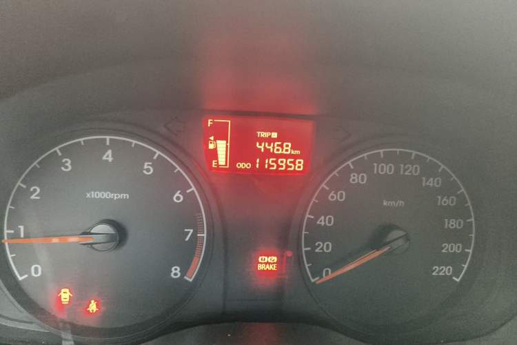 Used Hyundai Verna (older generation) 2014 1.4L Manual Smart GLS Trim Odometer Close Up