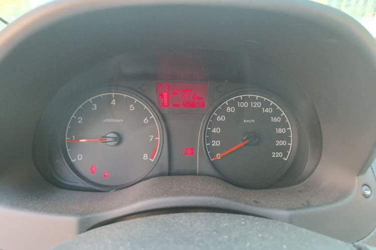 Used Hyundai Verna (older generation) 2014 1.4L Automatic Smart GLS Odometer Close Up