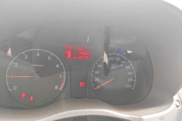 Used Hyundai Verna (older generation) 2014 1.4L Manual Smart GLS Trim Odometer Close Up