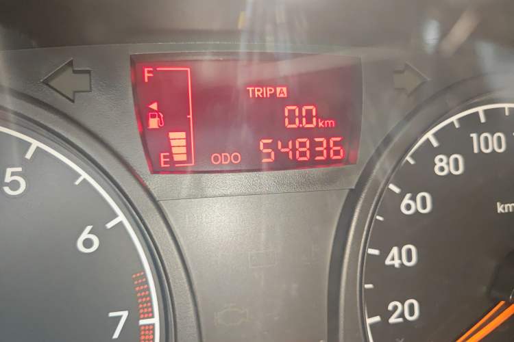 Used Hyundai Verna (older generation) 2014 1.4L Manual Smart GLS Trim Odometer Close Up