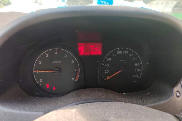 Used Hyundai Verna (older generation) 2014 1.4L Manual Smart GLS Trim Odometer Close Up