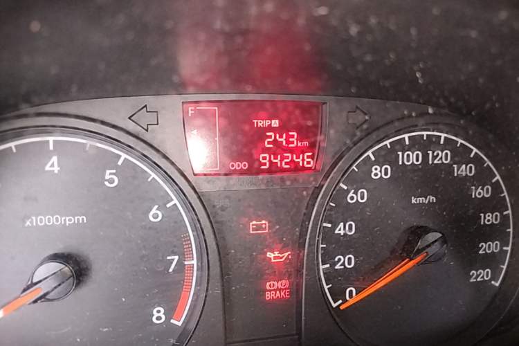 Used Hyundai Verna (older generation) 2014 1.4L Manual Smart GLS Trim Odometer Close Up