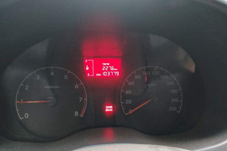 Used Hyundai Verna (older generation) 2014 1.4L Manual Smart GLS Trim Odometer Close Up