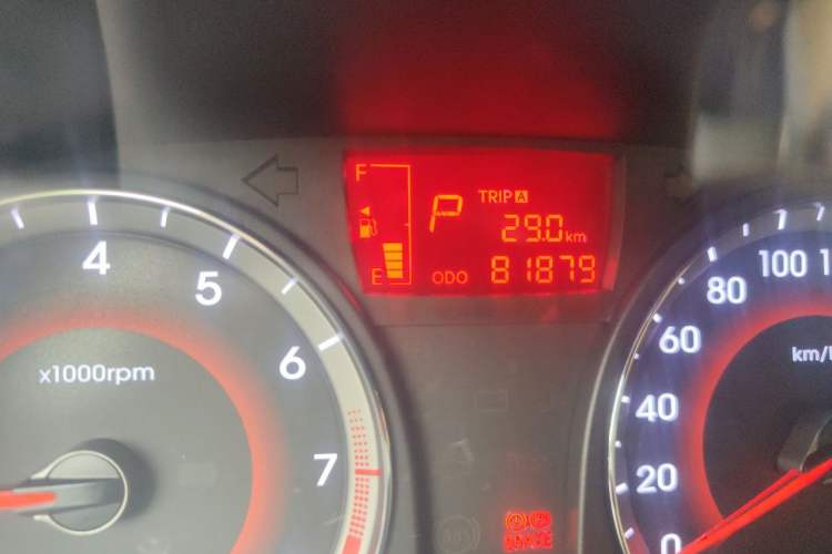 Used Hyundai Verna (older generation) 2014 1.4L Automatic Leading-Edge GLX Odometer Close Up