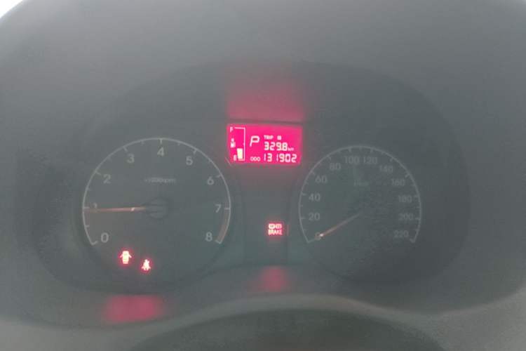 Used Hyundai Verna (older generation) 2014 1.4L Automatic Smart GLS Odometer Close Up