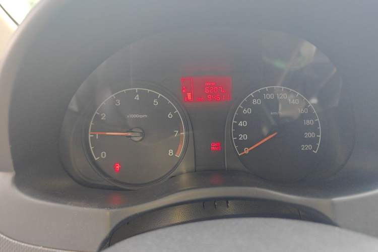 Used Hyundai Verna (older generation) 2014 1.4L Manual Smart GLS Trim Odometer Close Up