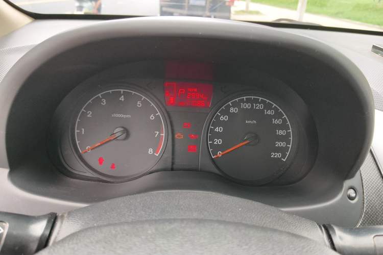 Used Hyundai Verna (older generation) 2014 1.4L Automatic Smart GLS Odometer Close Up