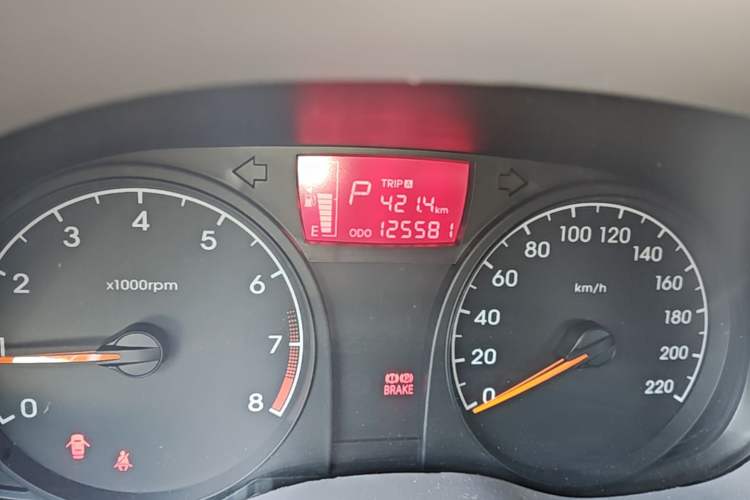 Used Hyundai Verna (older generation) 2014 1.4L Automatic Smart GLS Odometer Close Up