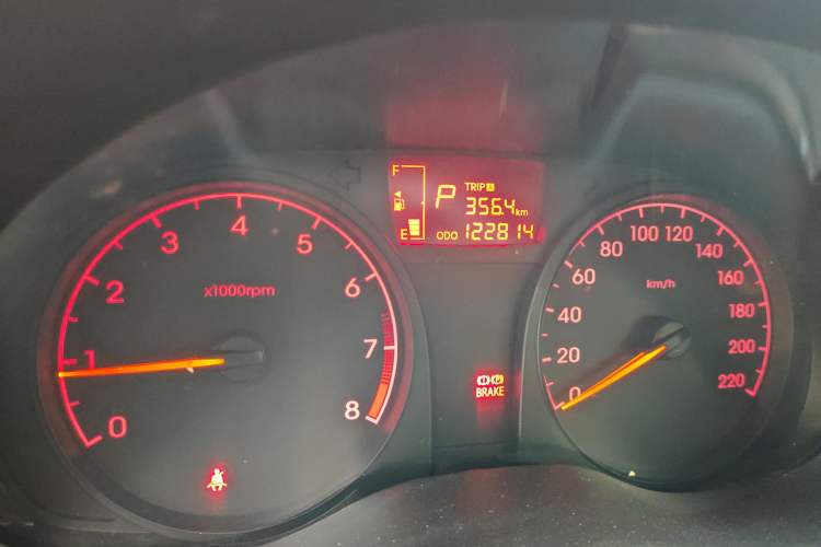 Used Hyundai Verna (older generation) 2014 1.4L Automatic Smart GLS Odometer Close Up