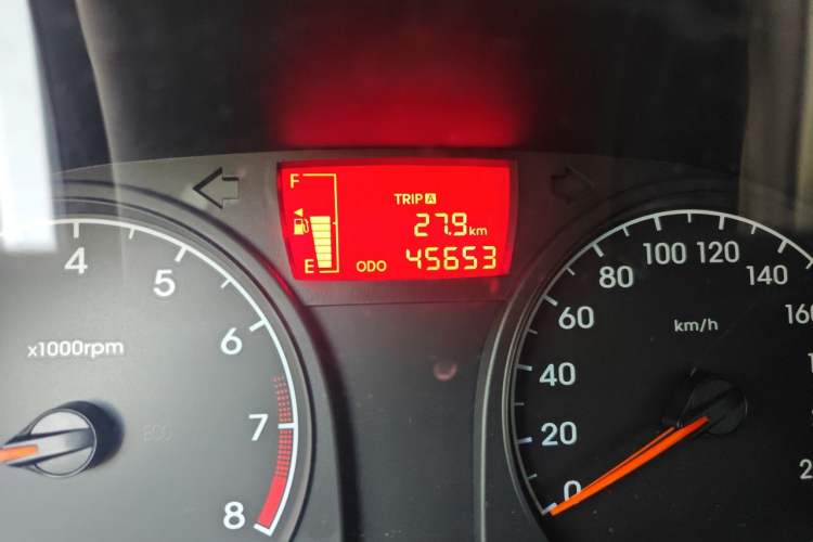 Used Hyundai Verna (older generation) 2014 1.4L Manual Smart GLS Trim Odometer Close Up