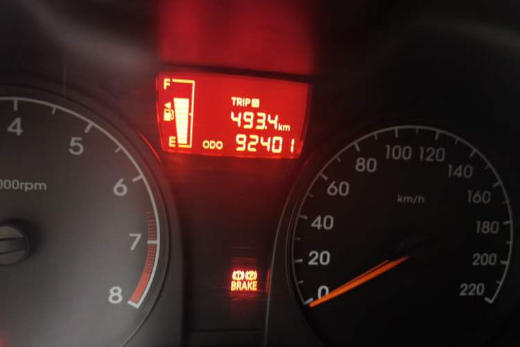 Used Hyundai Verna (older generation) 2014 1.4L Manual Smart GLS Trim Odometer Close Up