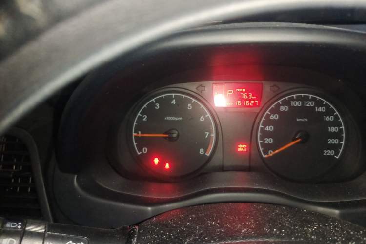 Used Hyundai Verna (older generation) 2014 1.4L Automatic Smart GLS Odometer Close Up